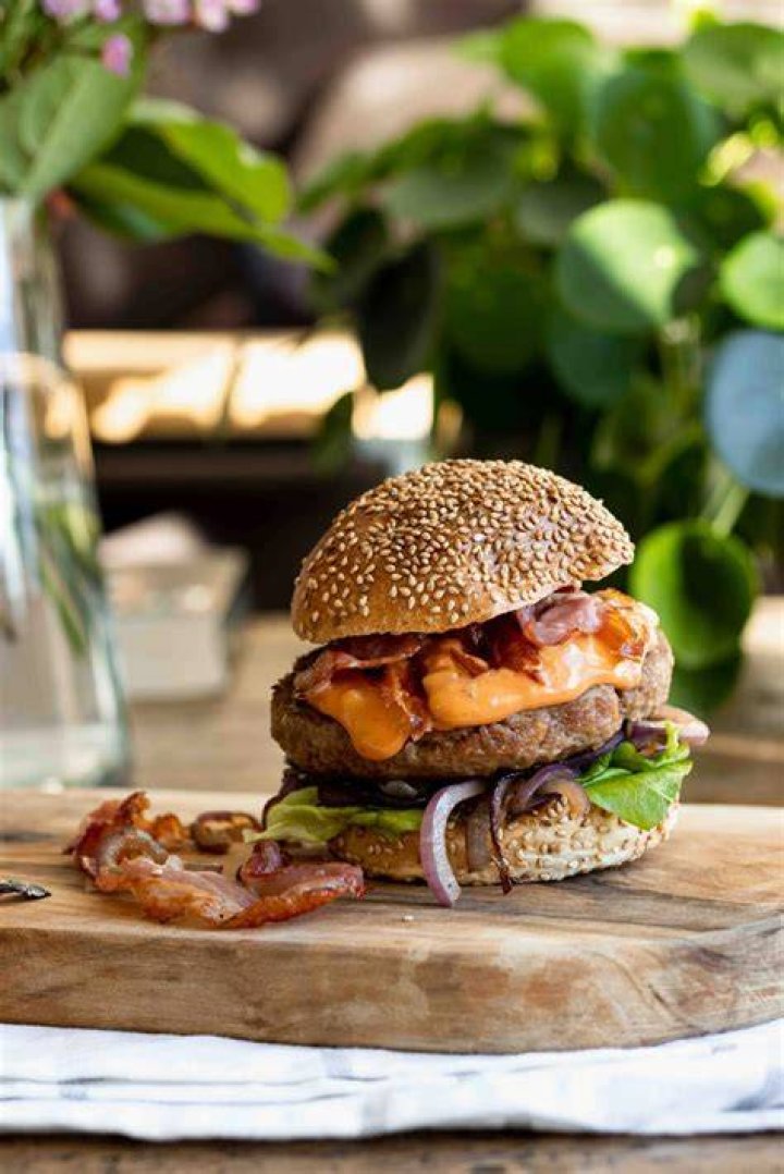 Wat Eet Je Bij Een Broodje Hamburger?
