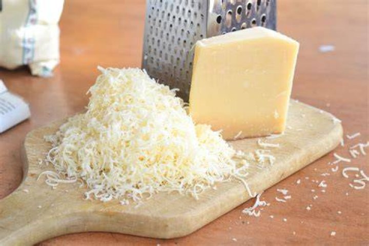 Wat Weegt Een Parmezaanse Kaas?