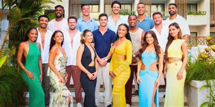 What is Bachelor in Paradise contestant Hayden's job? Hayden and Rachel Recchia play with paper airplanes.