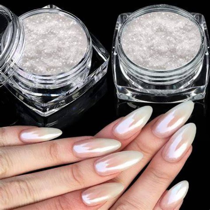 White Pearl Chrome Nail Powder White Pearl Chrome Nail Powder